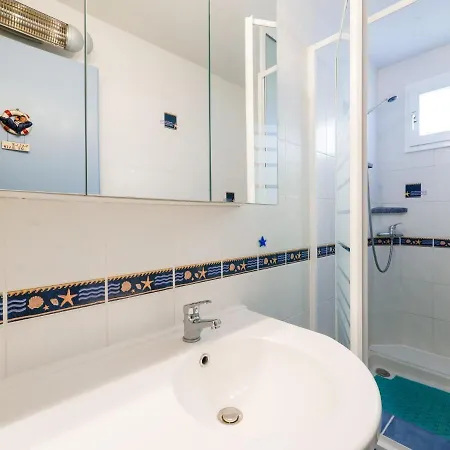 Lejlighed Le Genois By Interhome